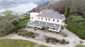 Kingswear Park Club with Swimming Pool & Spa